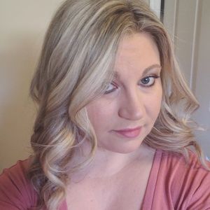 Meet your Posher, Lea